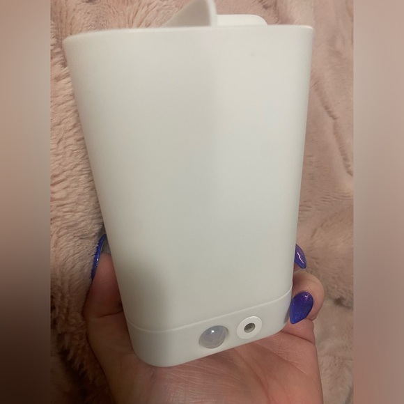 Light up makeup organizer / storage / toothbrush holder - Picture 2 of 3